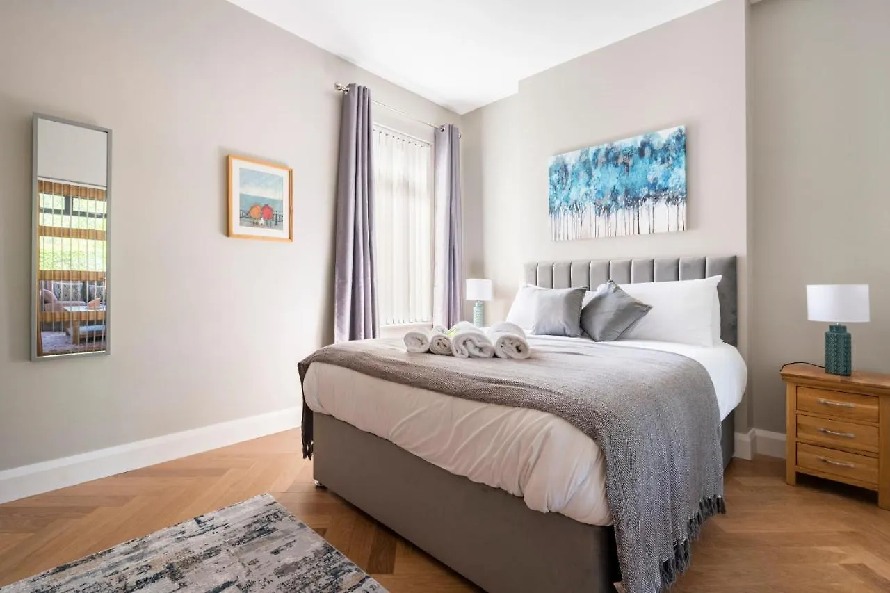 Park House - Four Star Luxury With Parking And Wi-Fi Villa Belfast Holiday home
